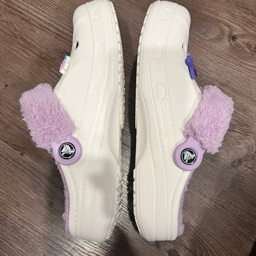 Fuzzy Crocs! NWOT - Picture 4 of 8